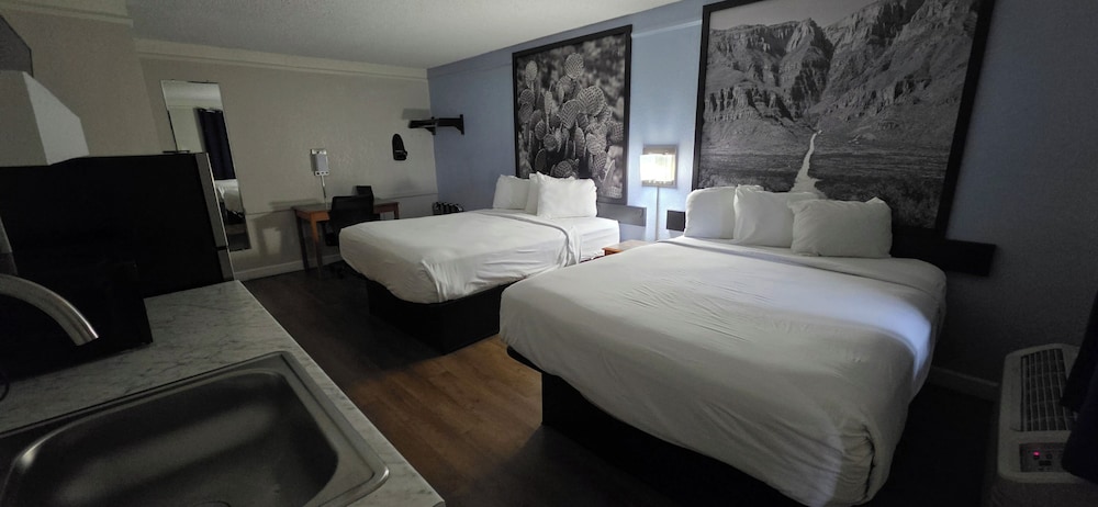 Super 8 by Wyndham Austin South / I-35 16/23