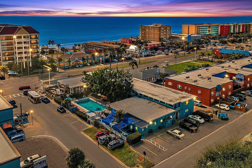 Malibu Resort Motel 34/50