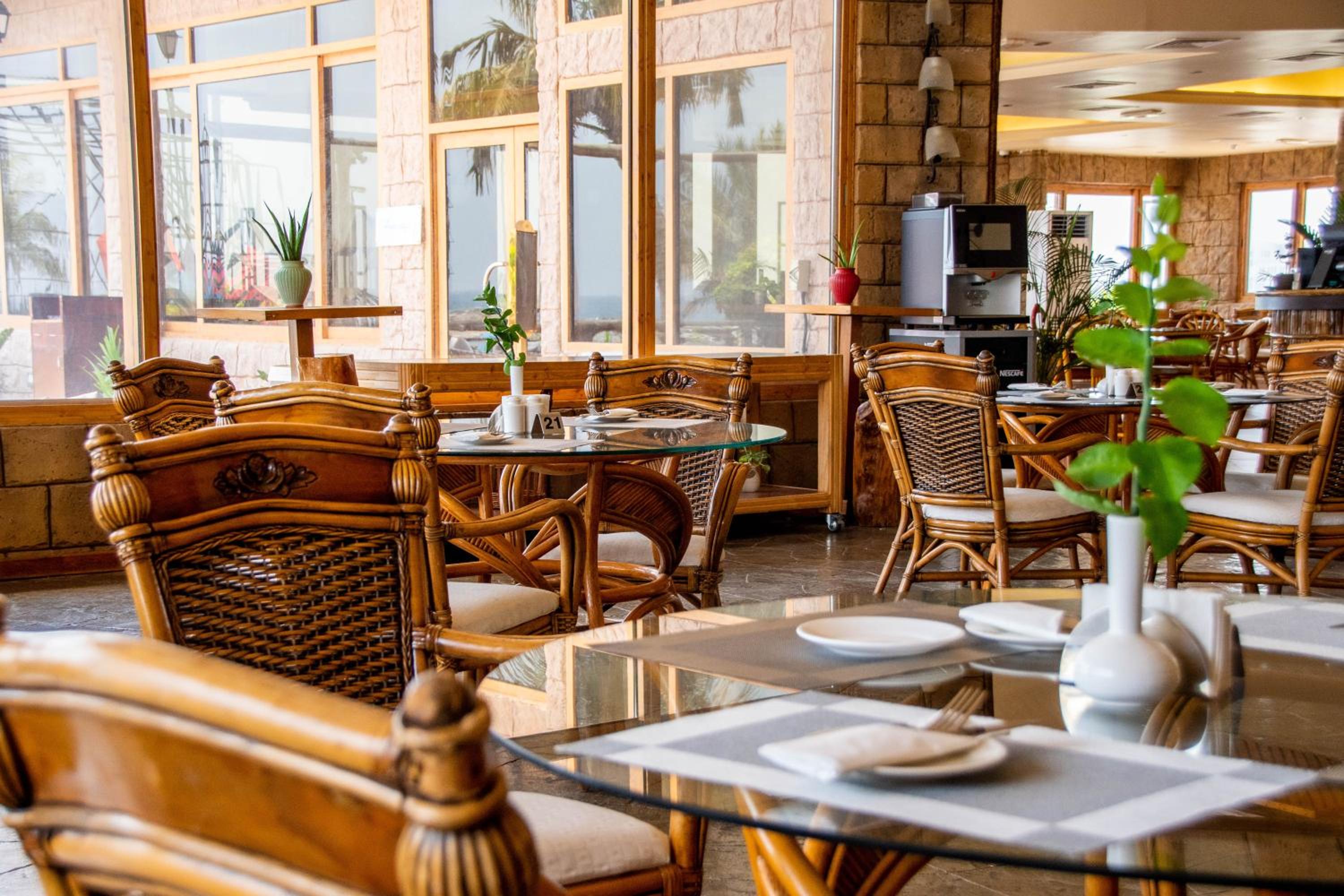 Sandy Beach Hotel Resort 40/55