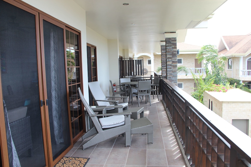 Linaw Beach Resort 60/73