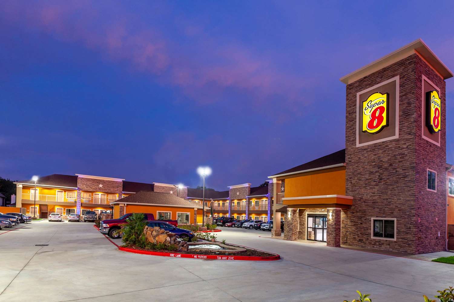 Super 8 by Wyndham Houston Northwest Cypress 26/32
