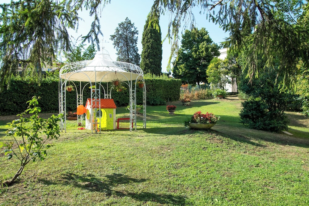 Massimi City Garden Hotel 46/58