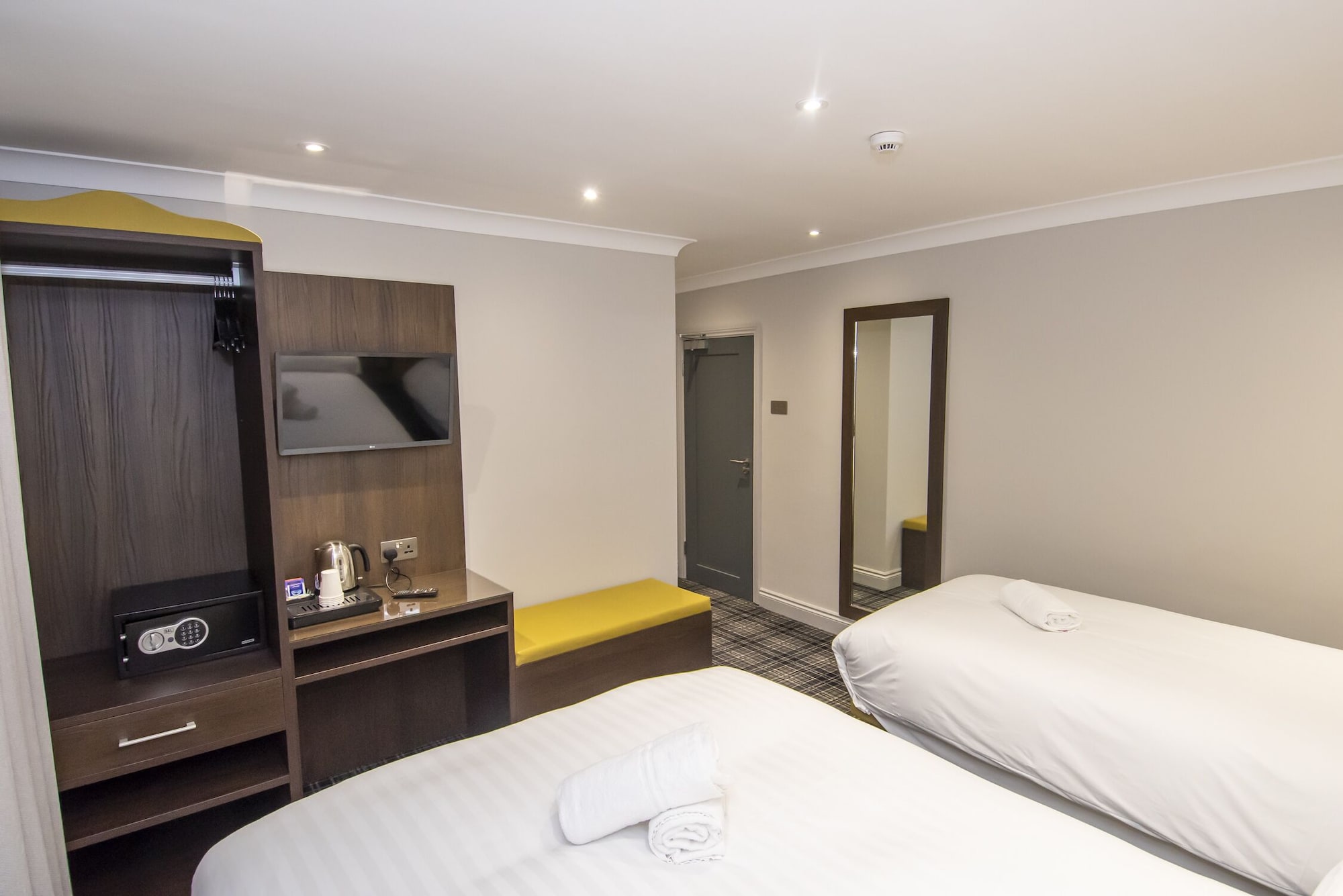ROOM, DOUBLE BED, WITH EXTRA BED