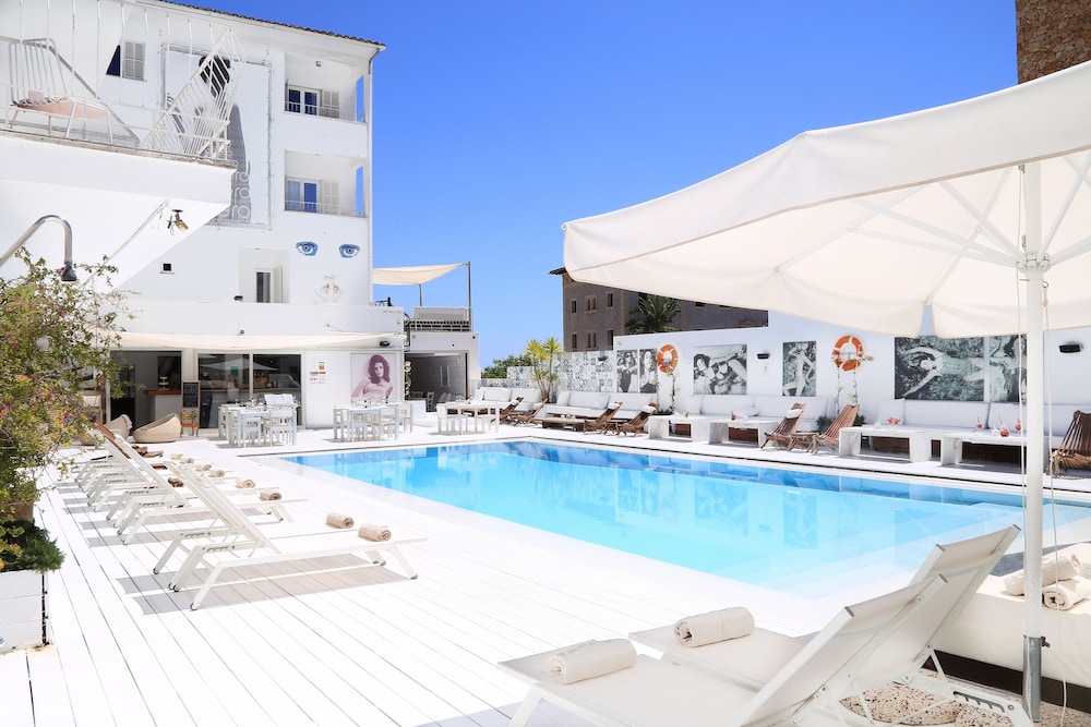 Zhero Hotel 51/55