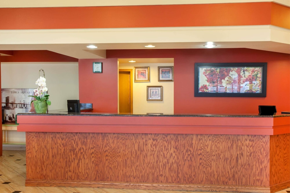 Super 8 by Wyndham Chicago Northlake O'Hare South 7/18