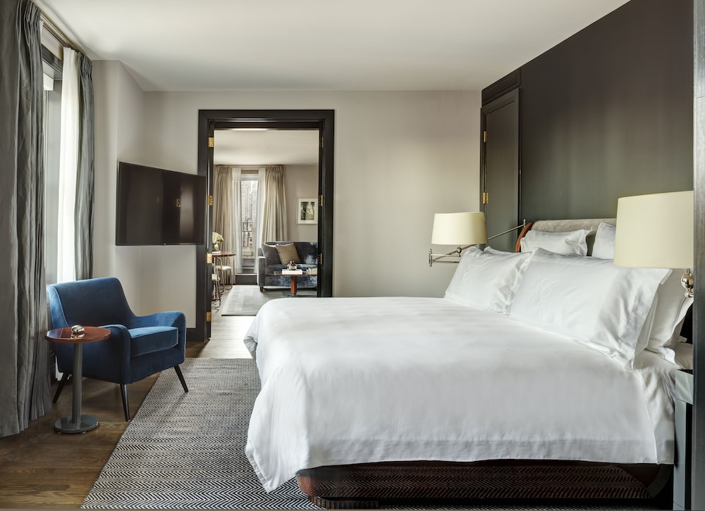 UPPER, SUITE, EAST SIDE