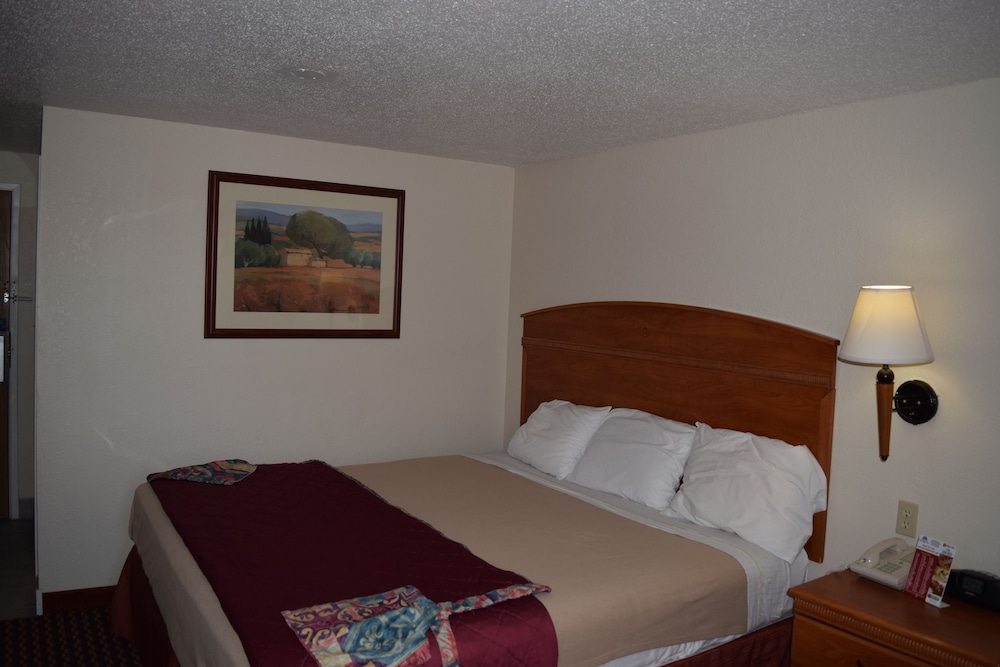 Americas Best Value Inn Jefferson City 19/33