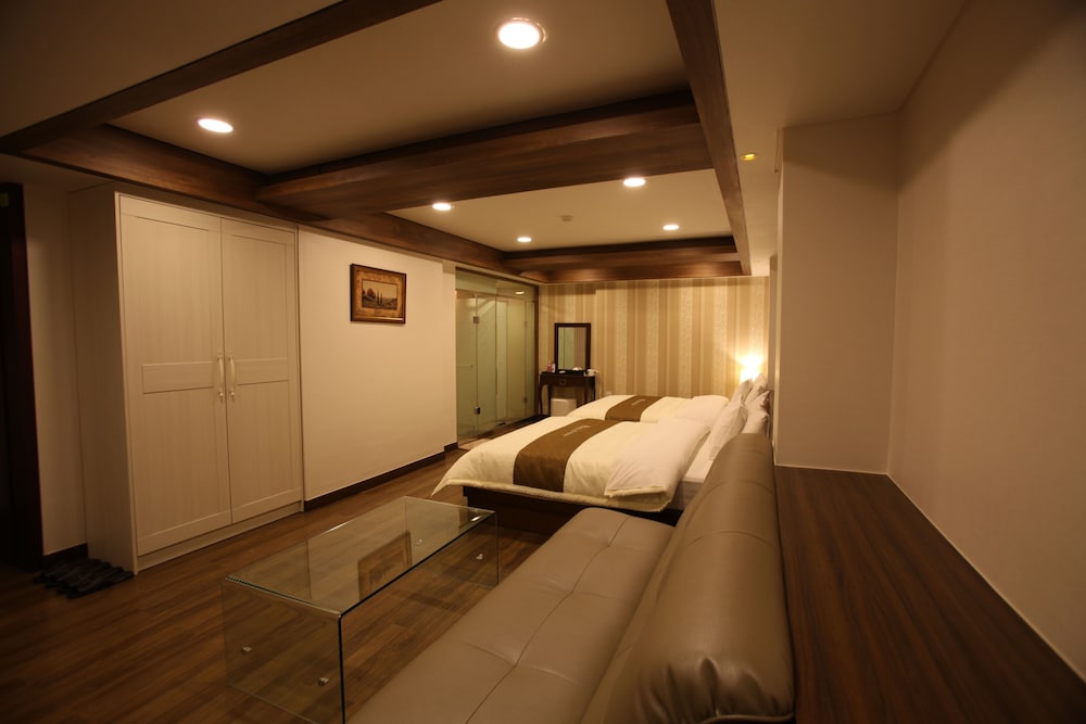 Hill House Hotel 26/42