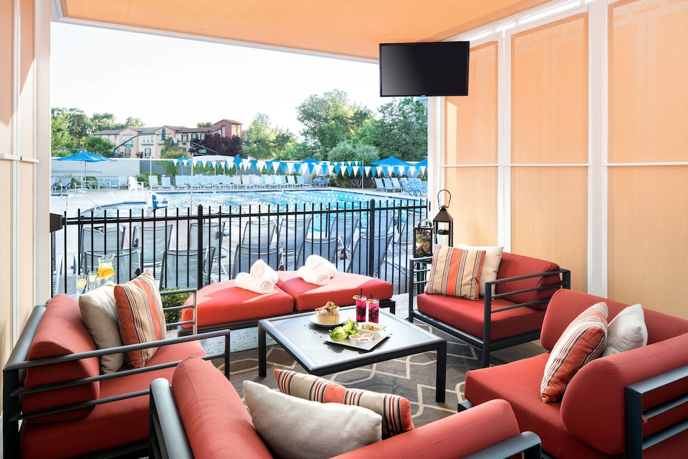 Renaissance Walnut Creek Hotel 20/25