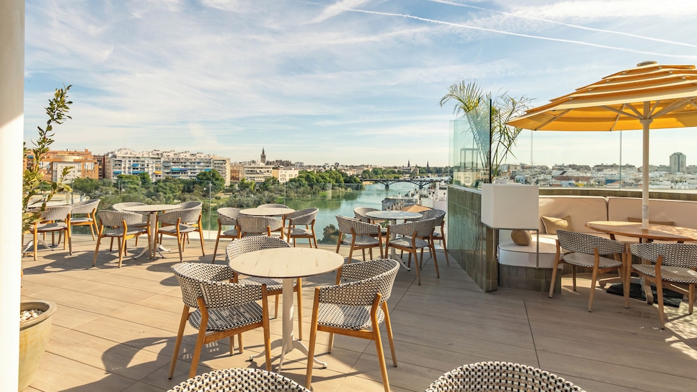 Ribera de Triana Hotel 40/50