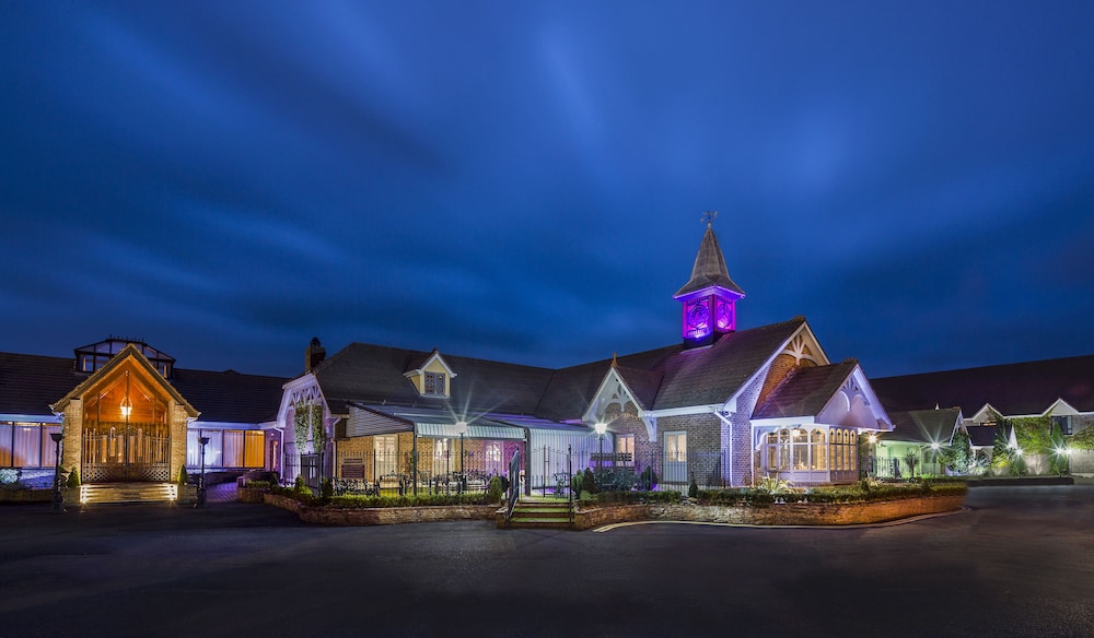 Treacys Oakwood Hotel, Shannon in SHANNON