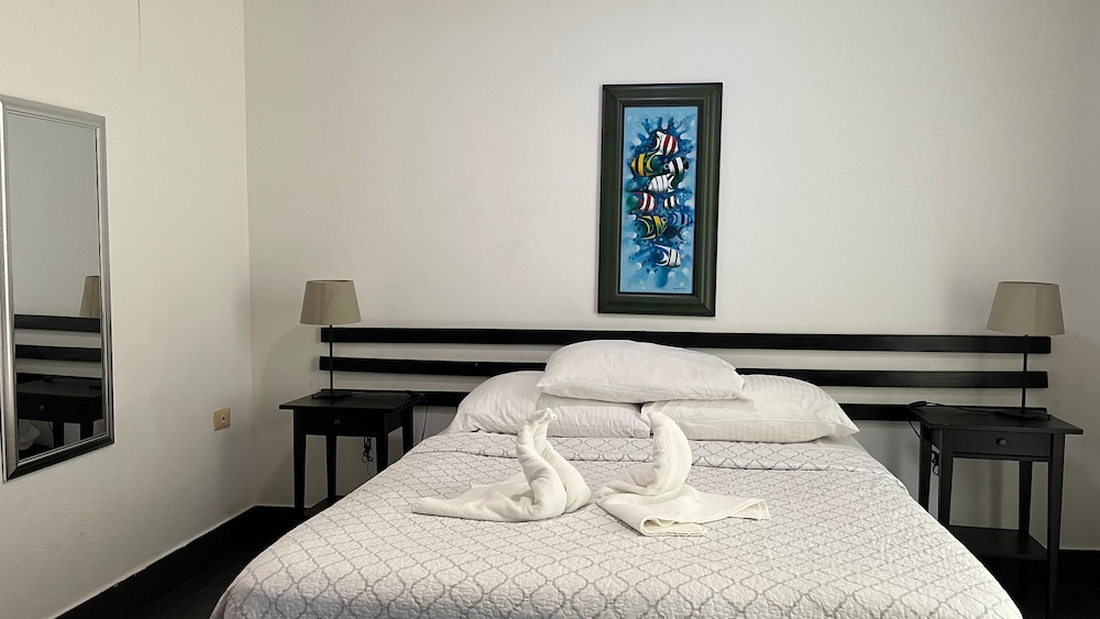 MANAYA BED & BREAKFAST 68/74