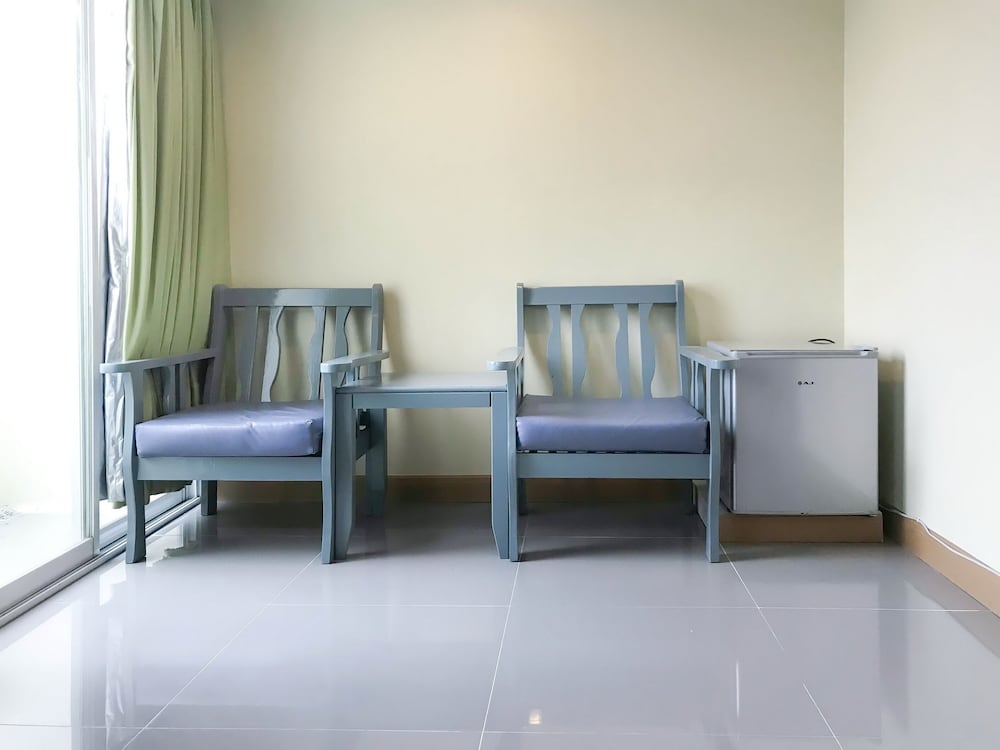 J TWO S Pratunam Hotel 14/19