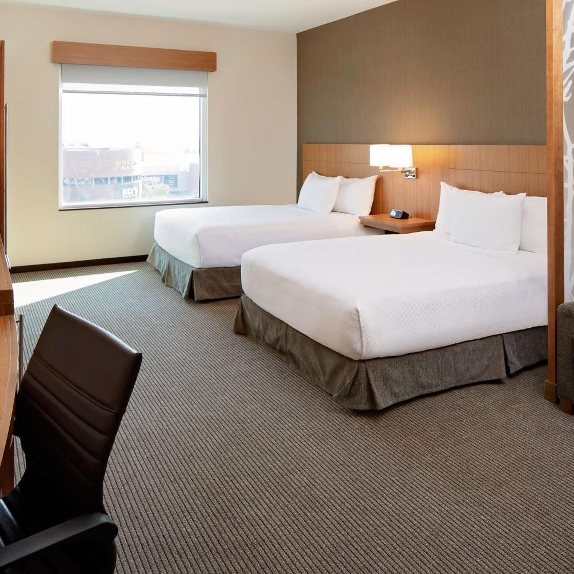 Room, 2 Queen Beds, Mountain or City View, Sofa