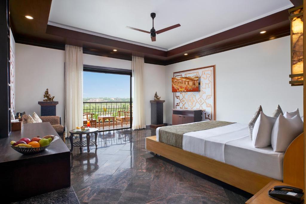 Ultra, Luxury, Suite, River Wing