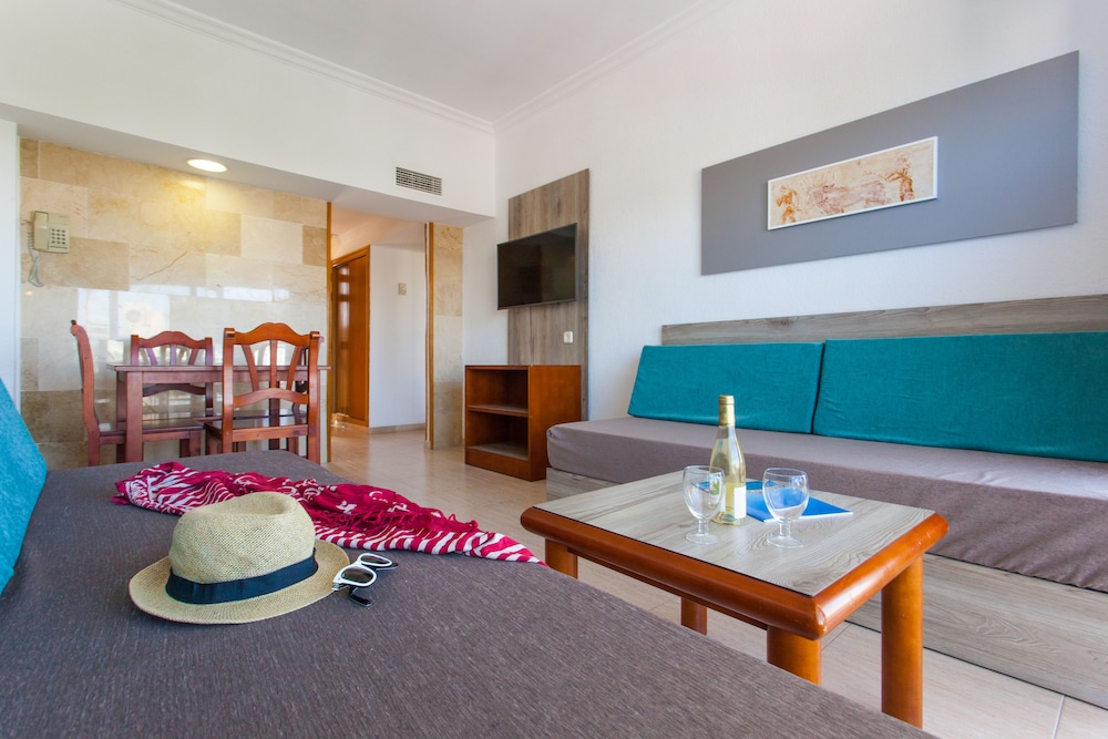 Ben Hur Apartments 45/74