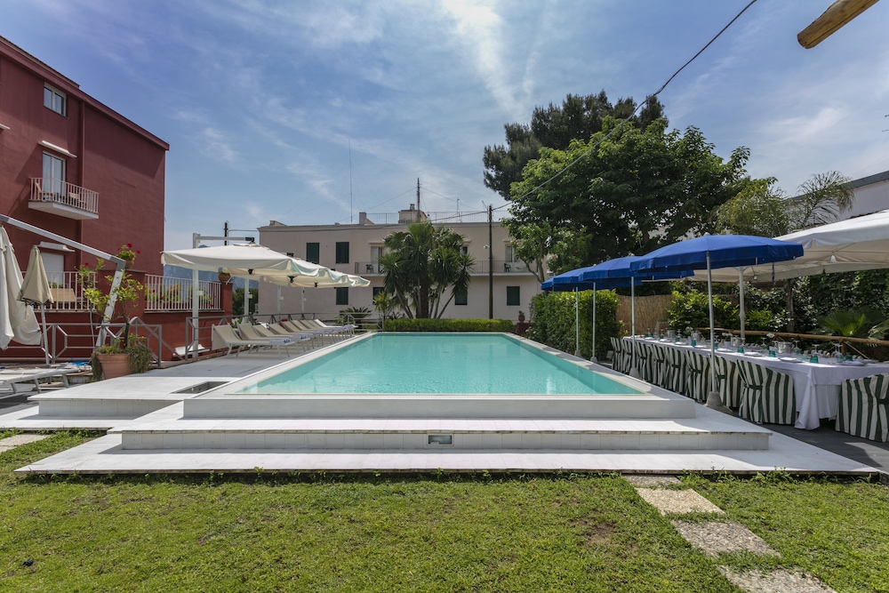 Palatium Mari Hotel 73/75