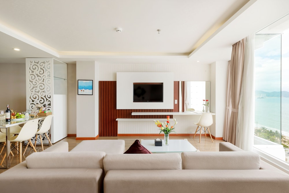 Paris Nha Trang Hotel & Apartment 48/72