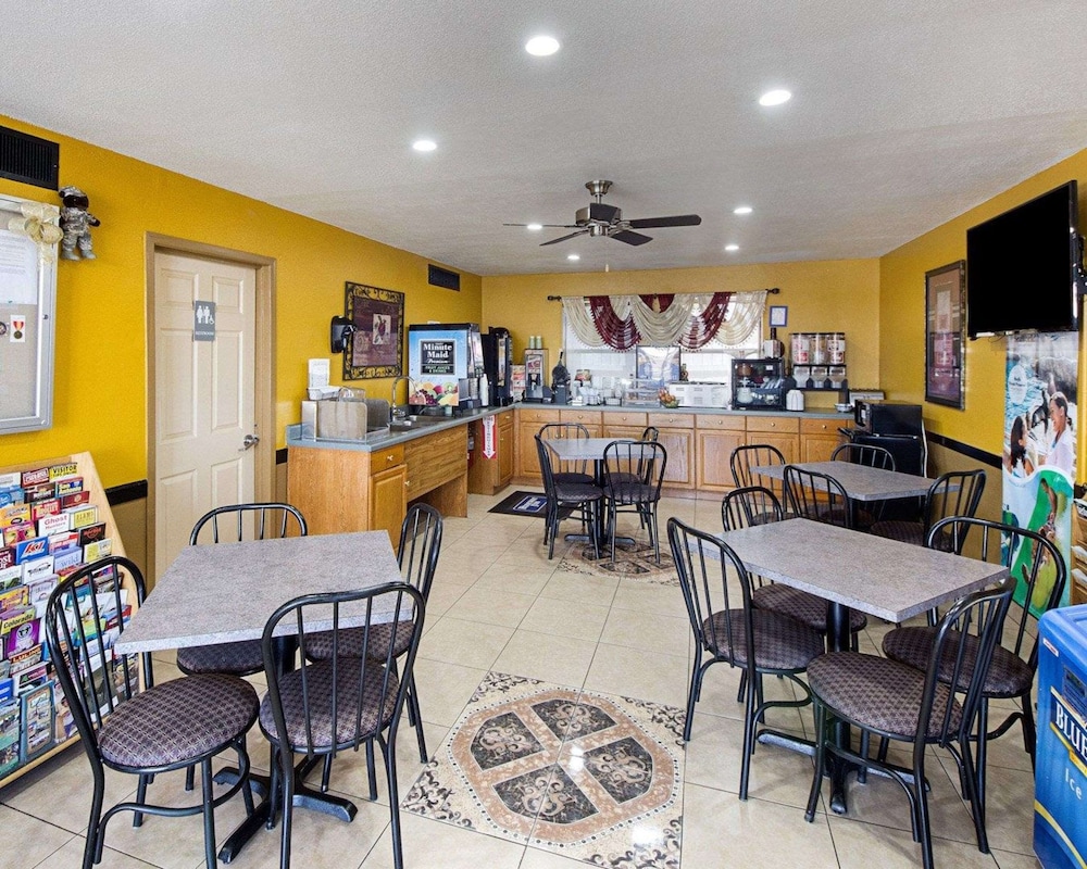Rodeway Inn San Antonio Lackland AFB - SeaWorld 50/66
