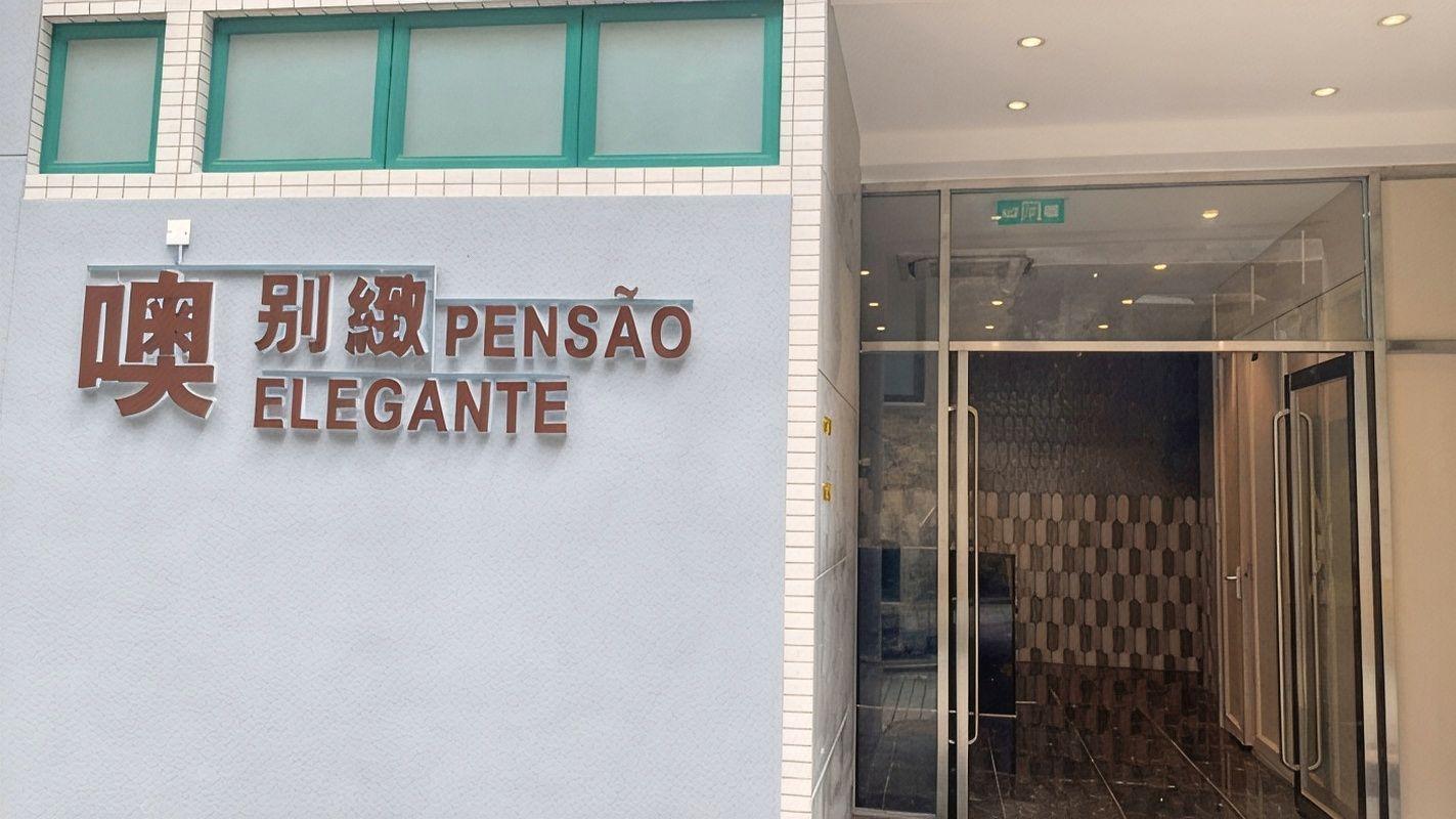 PENSÃO ELEGANTE 15/32