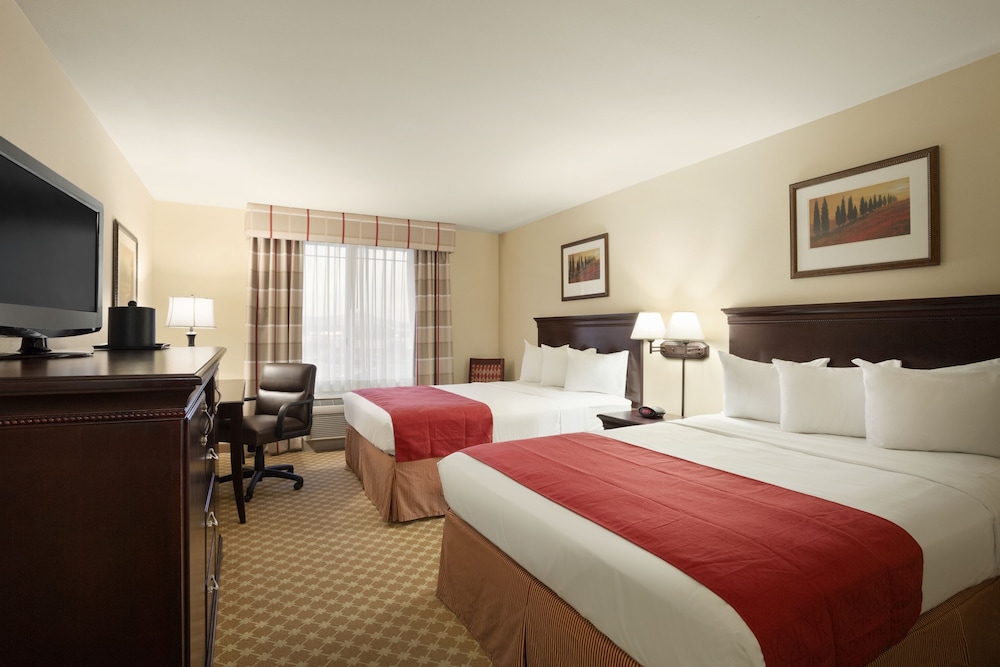 Holiday Inn & Suites Barstow 7/48