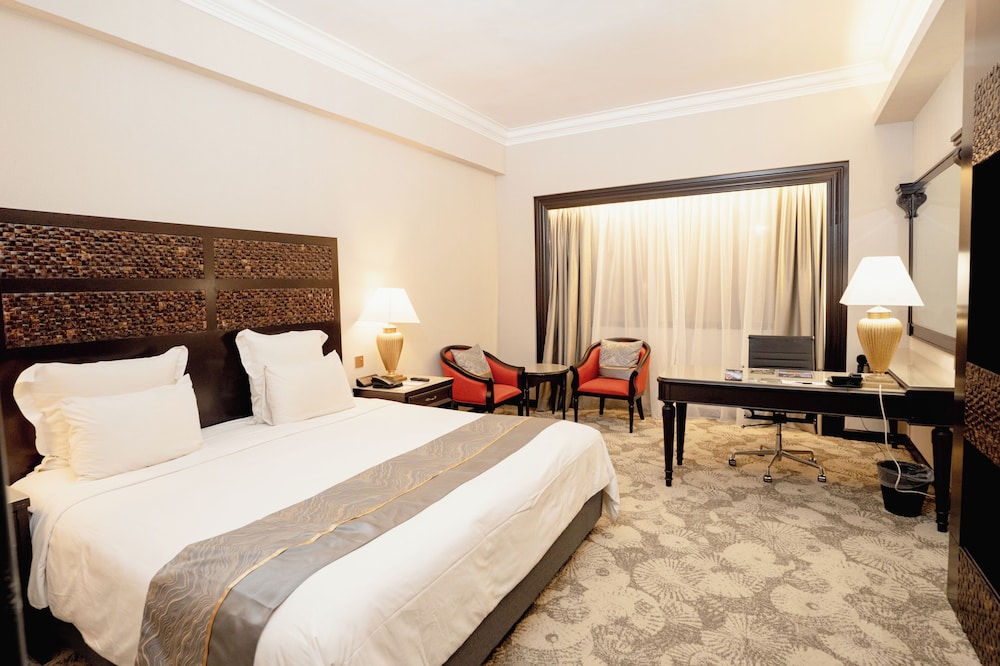 PREMIER, EXECUTIVE, KING BED