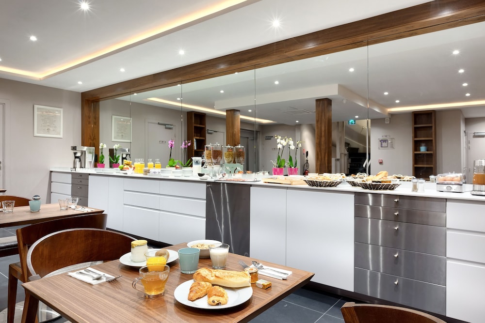 Hotel Le Trente Batignolles 33/48