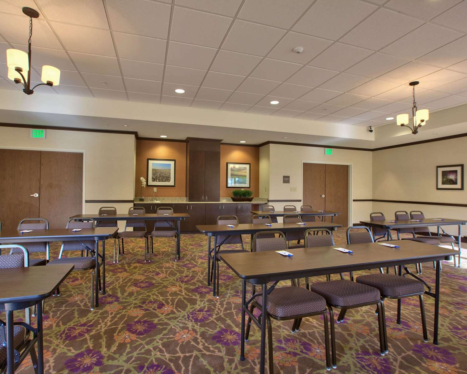 Spark by Hilton Dothan 11/19
