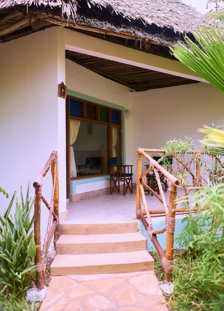 Spice Island Hotel and Resort 4/64