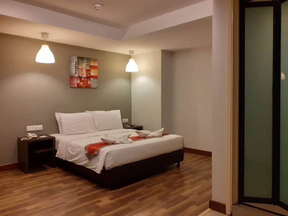 K Hotel 28/48