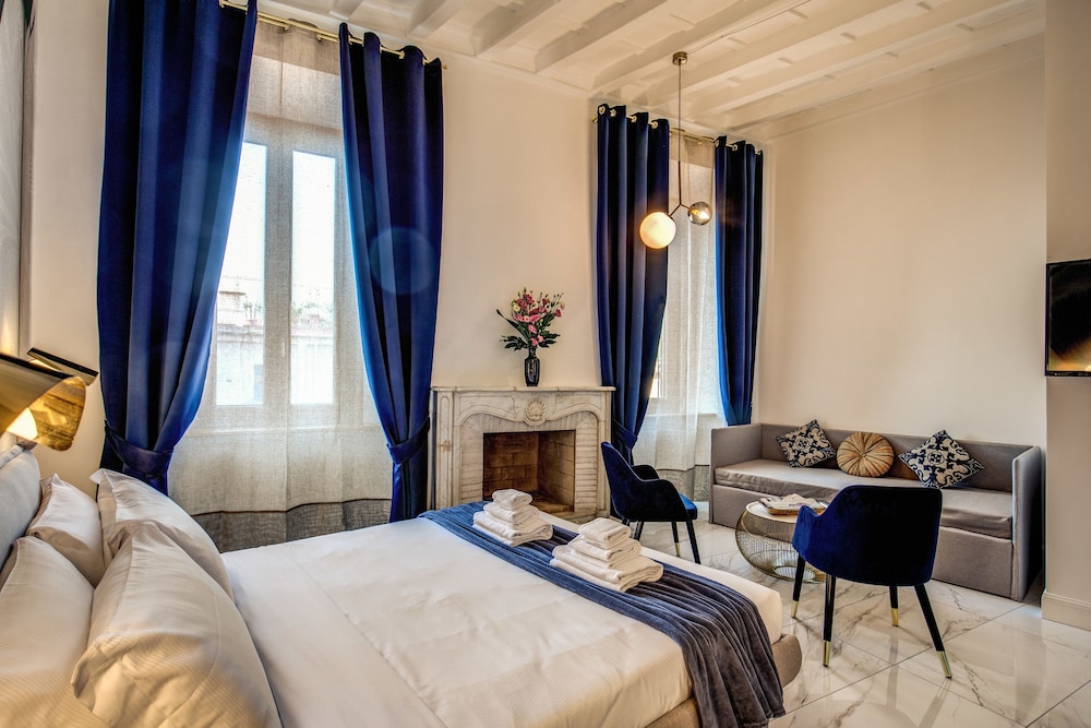 Little Queen Pantheon Residence 4/50