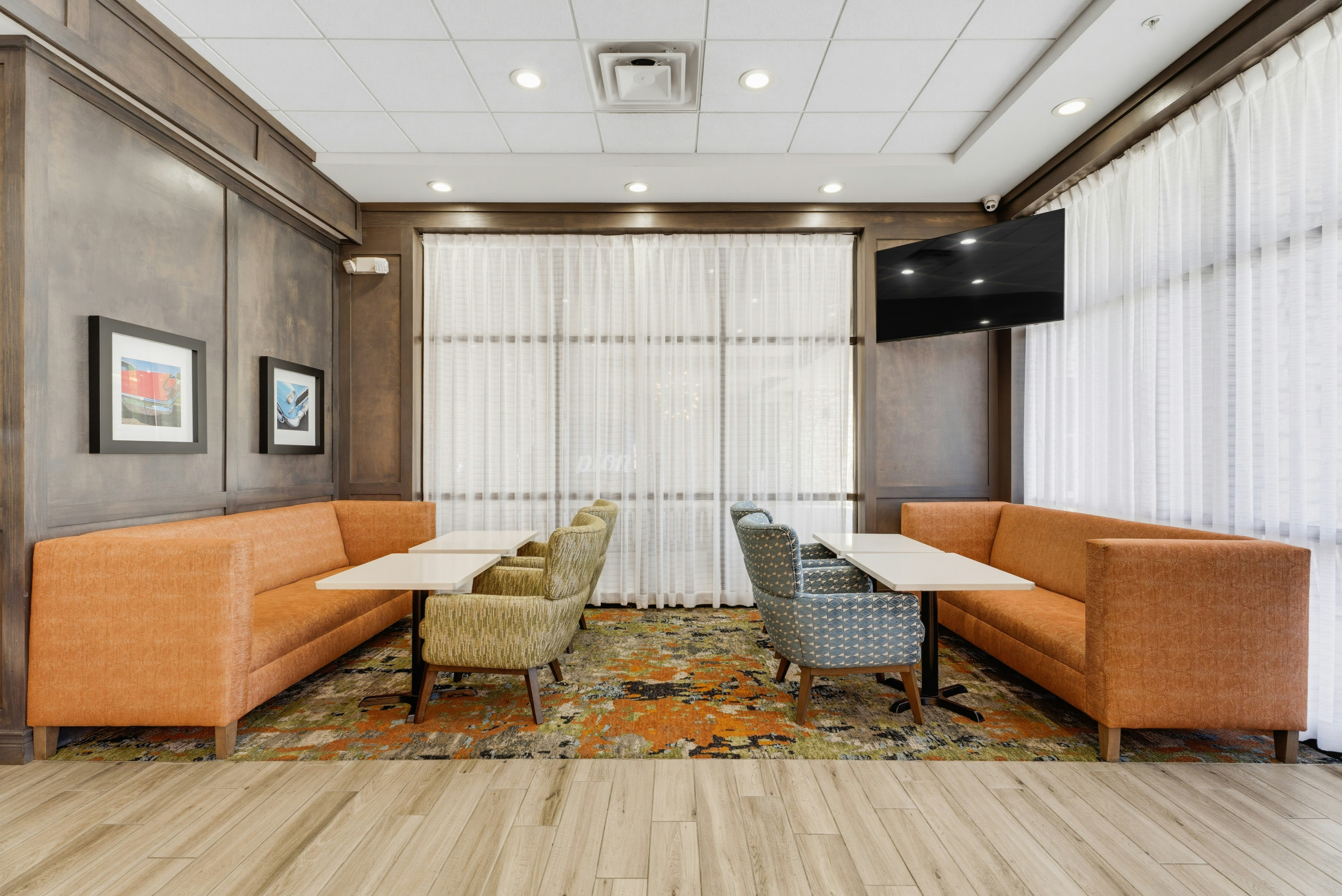 Hampton Inn by Hilton Detroit Dearborn 32/43