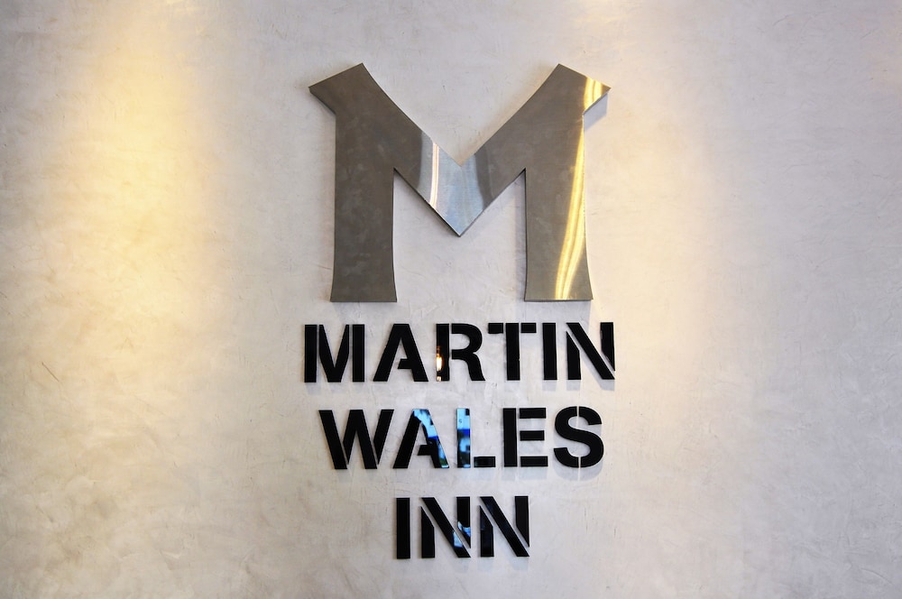 Martin Wales Hotel Kenting 4/69