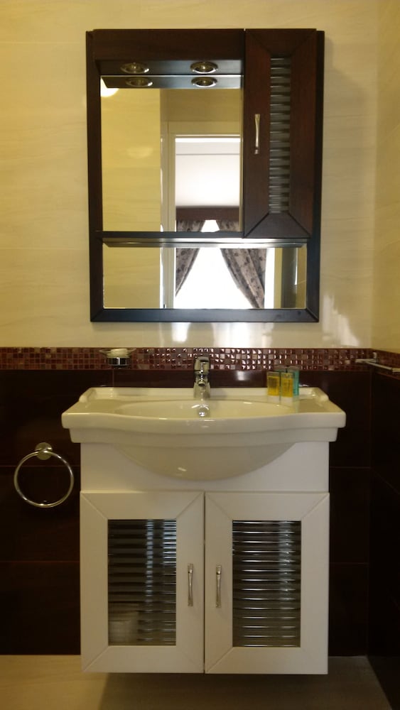 Monoberge Hotel Byblos 12/69