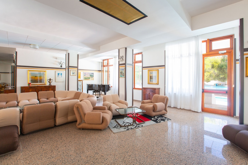 Hotel Mediterraneo 37/56