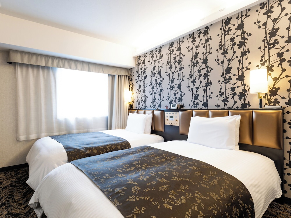 Room, Twin Beds, Sky Floor