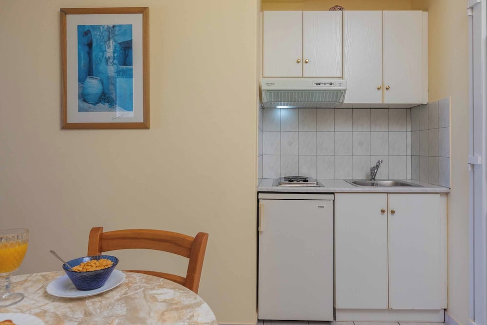 Garbis Villas 7/50