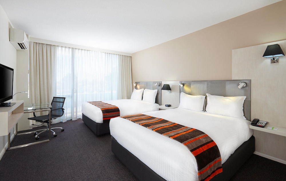 Holiday Inn Warwick Farm 17/69