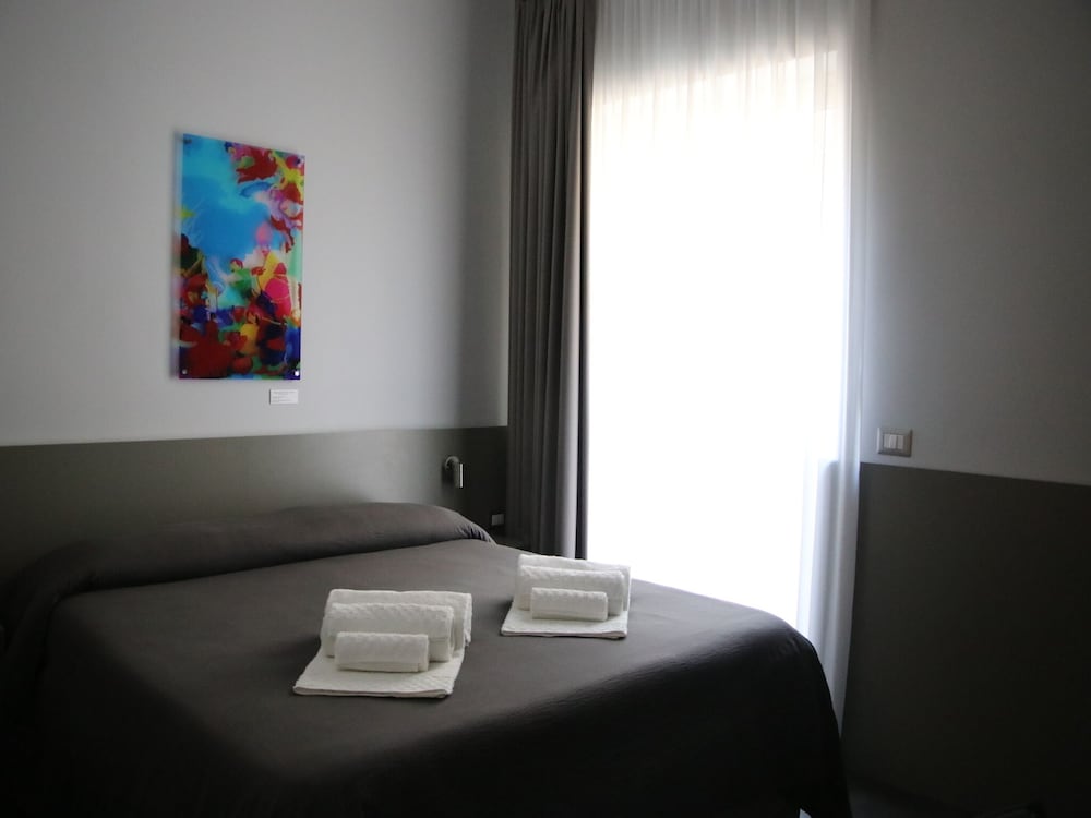 Cloister Inn 32/45