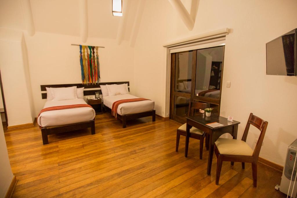 Room, Double or Twin Bed