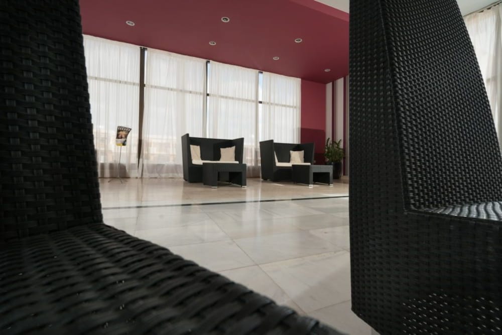 Broncemar Beach Suites Hotel 8/51
