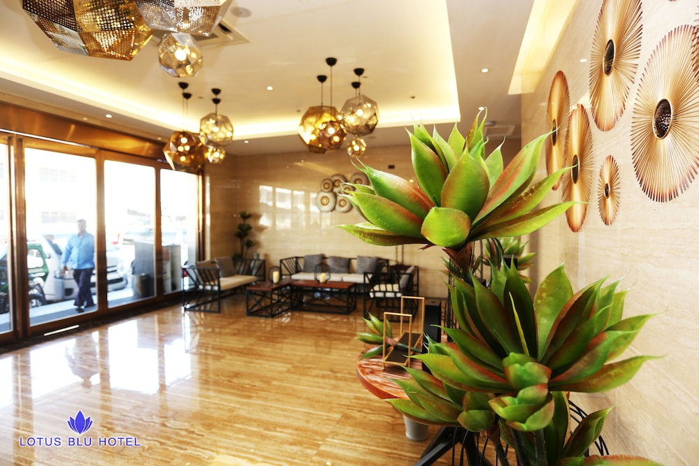 Lotus Blu Hotel 8/58