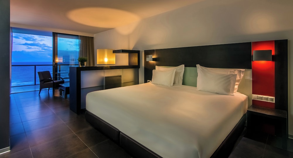 Ocean, Suite, King Bed, Sea View, Sofa, High Floor