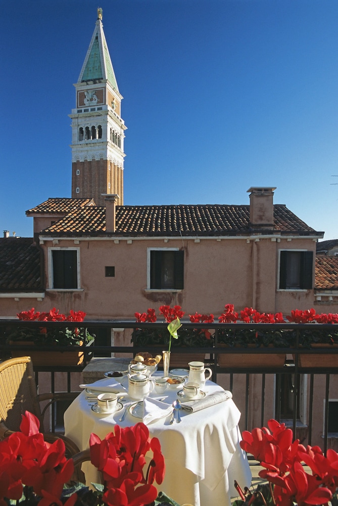 Royal San Marco & Suites 3/50