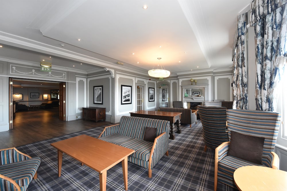 Old Ship Hotel 24/50