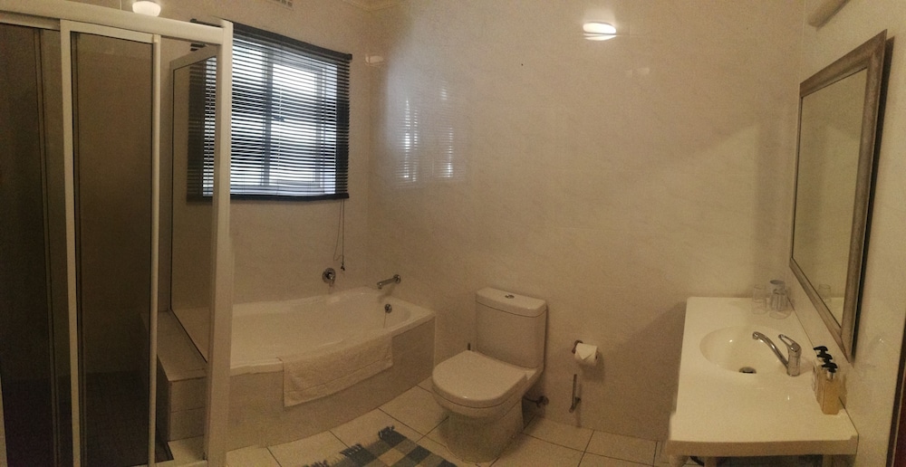 Newlands Guest House 38/39