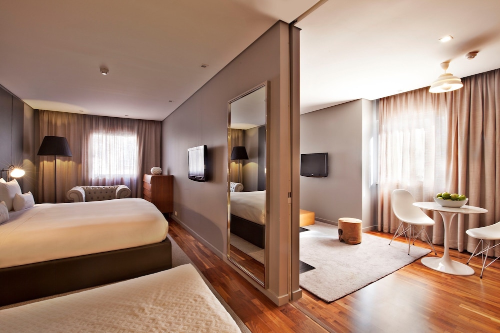 CLUB, SUITE