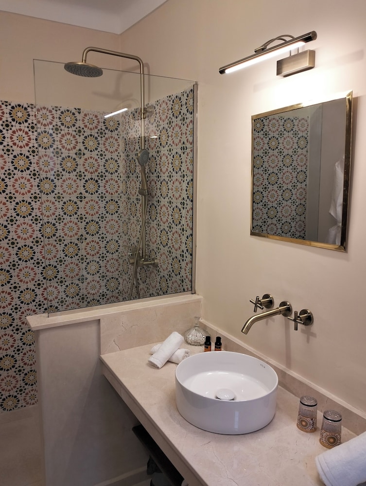 Riad Laora 79/80