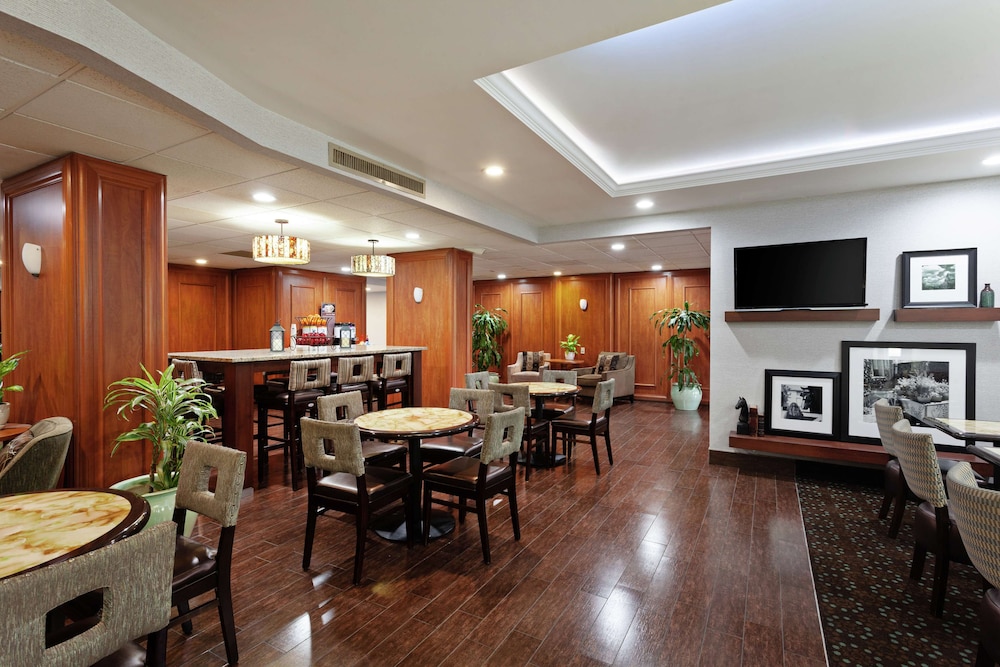 Hampton Inn Los Angeles/Arcadia/Pasadena 26/38