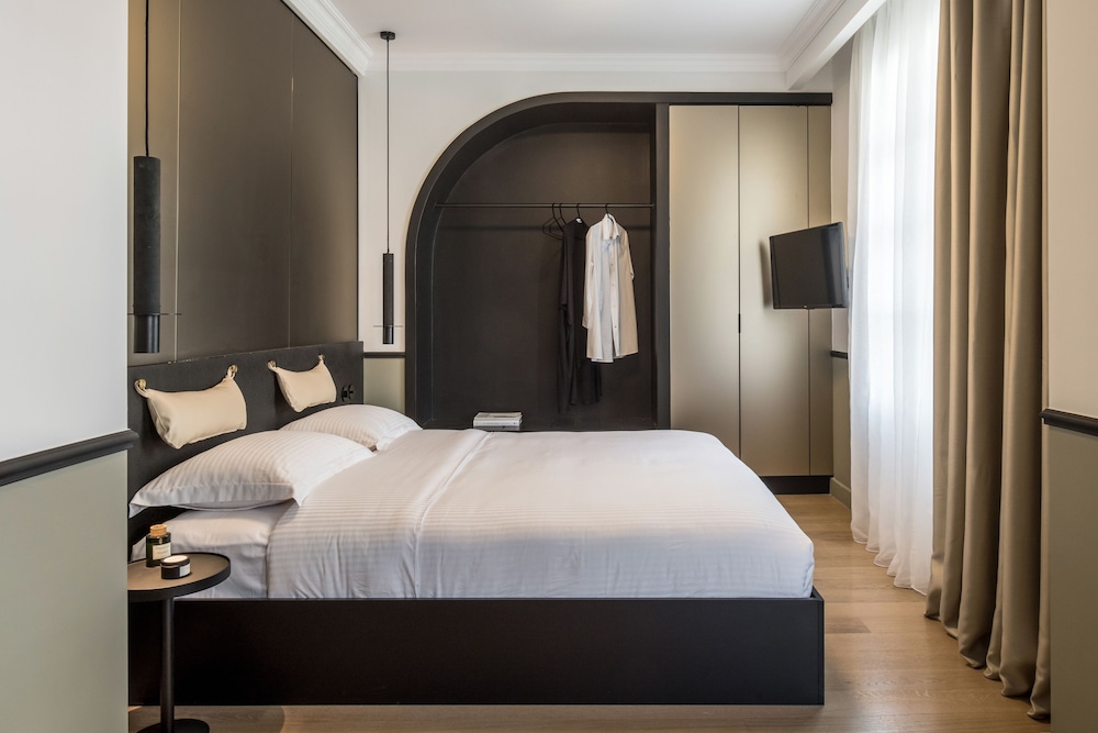 72 AD Suites 30/57